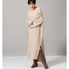 【ジーナシスJEANASIS】ニットワンピース　Vネックの画像