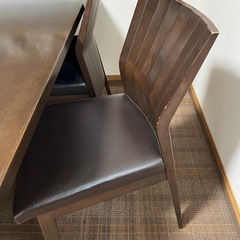 ダイニングテーブルの画像