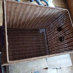 籐かごの画像