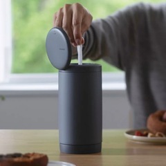 ウェットティッシュケース　マーナ　片手で取れるの画像