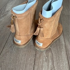 ✨【箱付き、新品、未使用品】✨UGGブーツ👢の画像