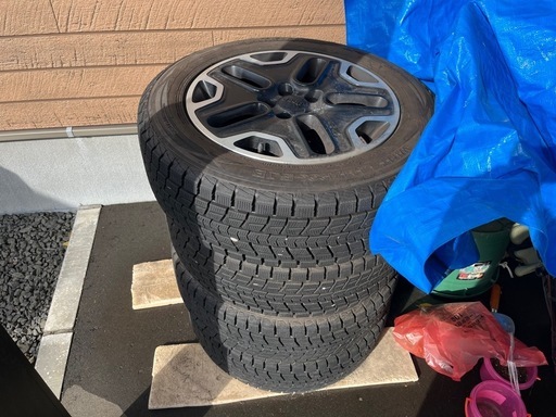 レネゲード　純正タイヤ