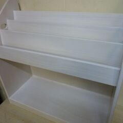 未使用/新品　DIY素材に　訳あり特価　 絵本ラック 3段 完成品 幅70cm 天然パイン材 面取り おもちゃ箱 ディスプレイ収納の画像