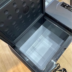 アイリスオーヤマ IRISOHAYAMA  25年制 ポータブル冷蔵庫  IPD-4A-B ポータブルクーラー  40L 1109-011の画像