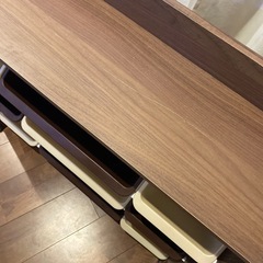 おもちゃ棚の画像