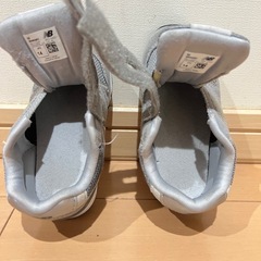 New Balance キッズスニーカー（996・グレー・サイズ14cm）の画像