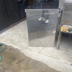 ステンレス棚の画像