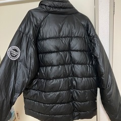 ブラック ダウンジャケット フルジップの画像