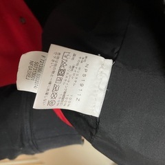 THE NORTH FACE マウンテンパーカー 赤黒の画像