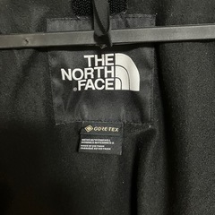 THE NORTH FACE マウンテンパーカー 赤黒の画像