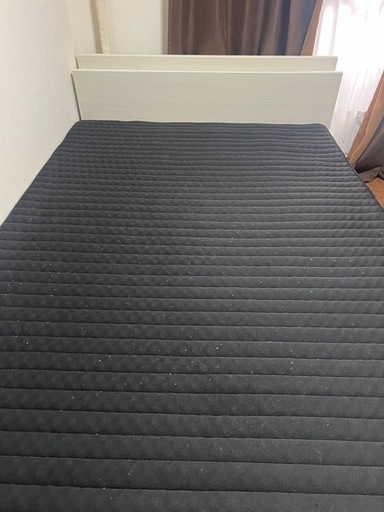 【美品】ダブルベッドフレーム ホワイトウッド。マットレスは要交渉。