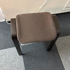 椅子二つの画像