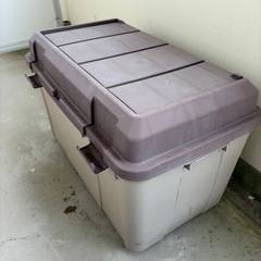 廃棄予定お早めに！！中古
灯油タンク　ポリタンク18リットル　4個　ケース付きの画像