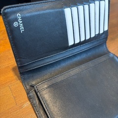 値下げ中　美品正規品鑑定済CHANELマトラッセ パテントレザーウォレット 二つ折りの画像