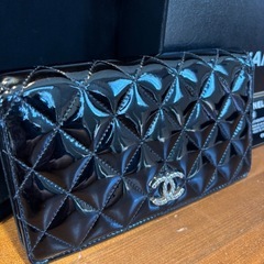 値下げ中　美品正規品鑑定済CHANELマトラッセ パテントレザーウォレット 二つ折りの画像