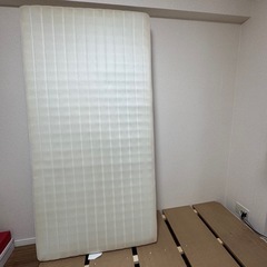 【値段交渉可
】シングルベッド (フレーム➕マットレス)の画像