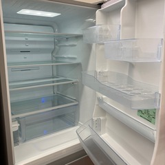 【TOSHIBA /トーシバ】５ドア冷蔵庫の画像