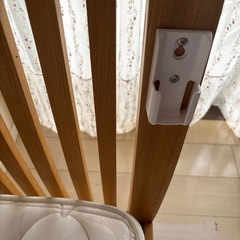 ベッドフレームとマットレスの画像