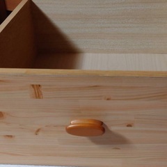 木製のタンスの画像