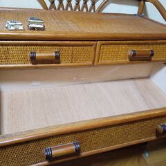 ラタンチェスト　アンティークの画像