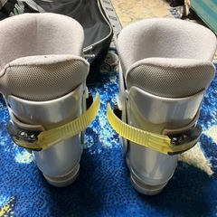 スキーブーツ23.5の画像