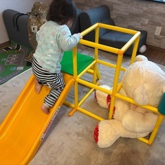 室内　ジャングルジム　すべり台の画像
