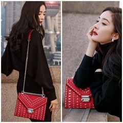 8万✨MICHAEL KORS✨マイケルコース✨ショルダーバッグ✨スタッズ✨限定の画像