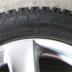 フォルクスワーゲン　ゴルフ　ブリヂストンスタッドレスタイヤの画像