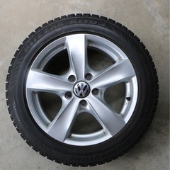 フォルクスワーゲン　ゴルフ　ブリヂストンスタッドレスタイヤの画像