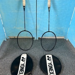 中販紅　【Week】YONEX株式会社 バトミントン　ラケット　カバー付き　2本セット　現状渡し　11-09-01 の画像