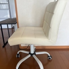 キャスター付き　オフィスチェアー❷ 合皮の画像