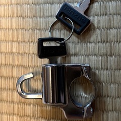 スズキ純正ヘルメットロック(汎用)の画像