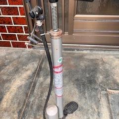 ※引き取り限定※ YAMAHAアシスト電動自転車 26インチ、高圧タンク付きエアー入れ付きの画像