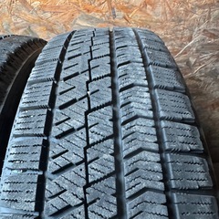 バリ山　BRIDGESTONE ブリヂストン　ブリジストン　VRX2 175/65R15 スタッドレス　タイヤ　2021年製　15インチの画像