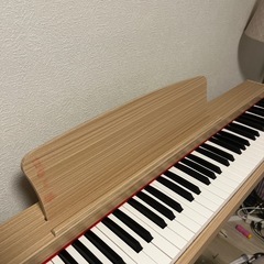 電子ピアノ　スタンド付きの画像