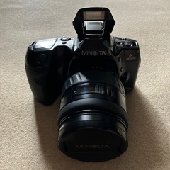 MINOLTAフィルムカメラα303si現状品、used品かなり古いカメラ早いお取引の方を優先させて頂きます。。の画像