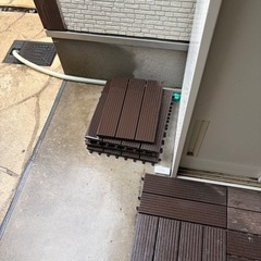 ジョイントタイル　ウッド
タイル　の画像