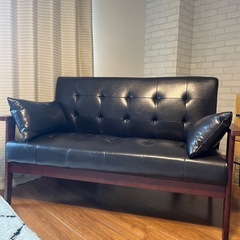 シンプルソファ(黒×木)の画像