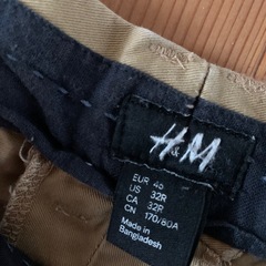 H&M チノパンの画像