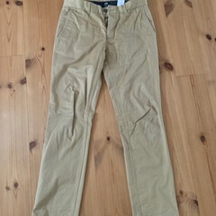 H&M チノパンの画像