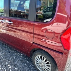 ダイハツ　タント　赤の画像