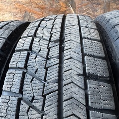 バリ山　BRIDGESTONE ブリヂストン　ブリジストン　VRX 165/65R14 スタッドレス　タイヤ　2018年製　14インチの画像