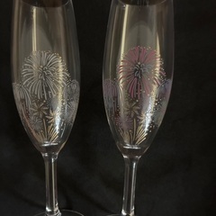 色が変わるシャンパングラス　花火の画像