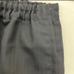 黒のスカートの画像