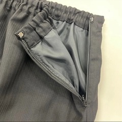 黒のスカートの画像