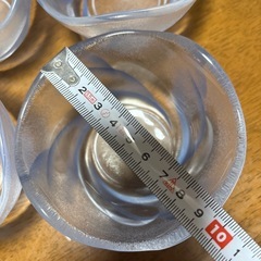 ガラス小さなお皿4つの画像