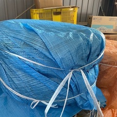 ⭐️新品・未使用⭐️シール付⭐️新品価格20,320円🟪夏用タイヤ2本🟪195/80R15🟪NEXEN ROADIEN CT8🟪製造年2024年33週🟪屋根付き壁付き倉庫でシートをかけて厳重に保管🟪ハイエース、キャラバン、ジムニー🟪タイヤ値上がりの今、大変お買い得ですよ❗️ の画像