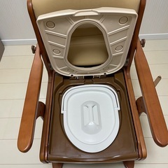 未使用　家具調　ポータブルトイレの画像