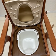 未使用　家具調　ポータブルトイレの画像