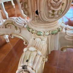 ロココ調ダイニングテーブルセットの画像